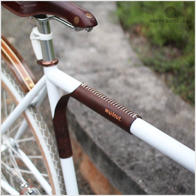 walnut_bike-strap_02.jpg