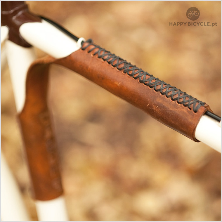 walnut_bike-strap_03.jpg